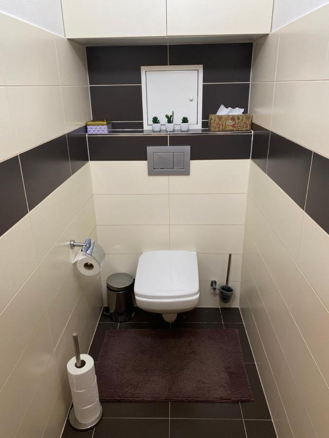 Apartman Slnecna Terasa S Vlastnym Parkovanim Na 2 Auta Lejlighed Žilina Eksteriør billede