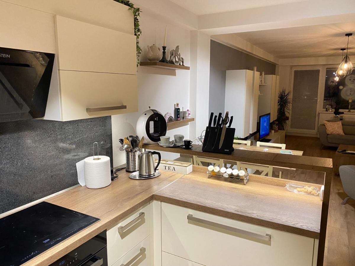 Apartman Slnecna Terasa S Vlastnym Parkovanim Na 2 Auta Lejlighed Žilina Eksteriør billede